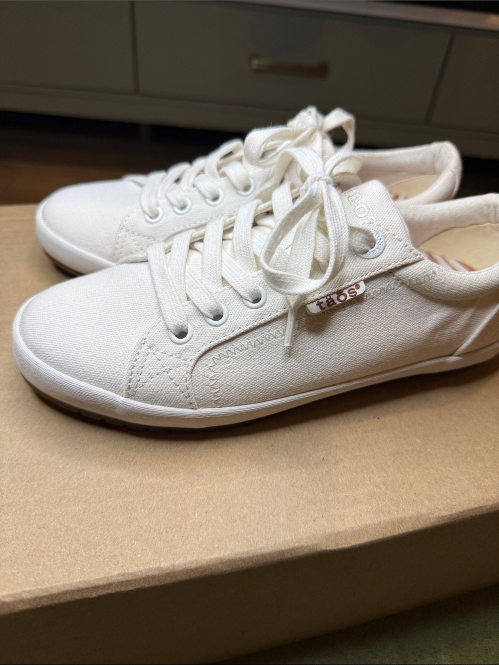 Taos Footwear White Canvas Lace-Up Sneakers